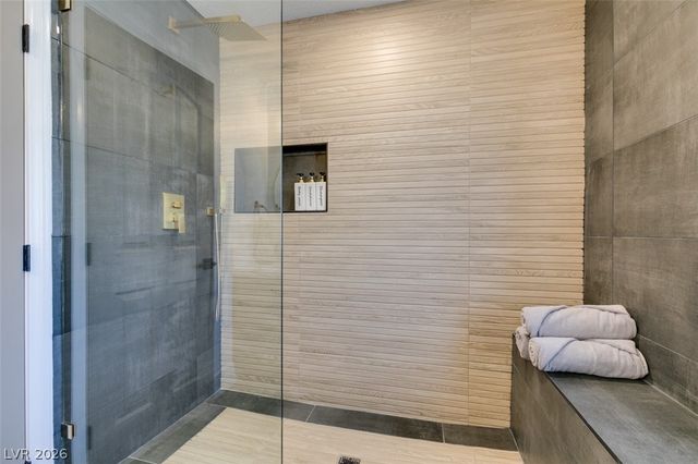 1860 Ski Slope Circle, Las Vegas, NV 89117