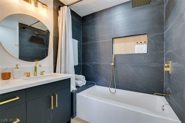 1860 Ski Slope Circle, Las Vegas, NV 89117