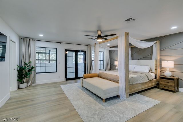 1860 Ski Slope Circle, Las Vegas, NV 89117