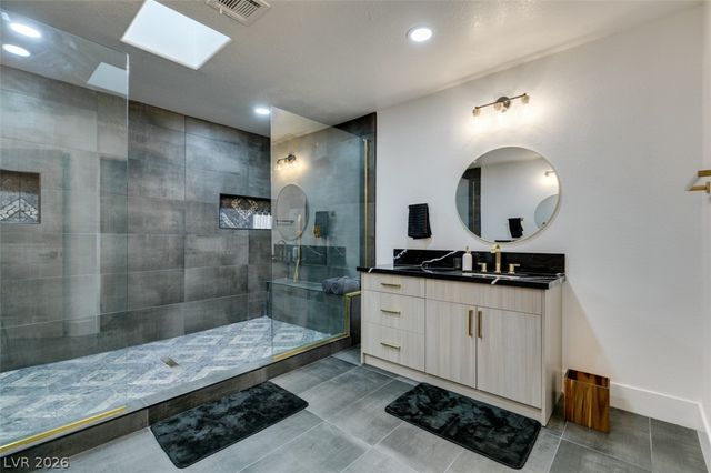 1860 Ski Slope Circle, Las Vegas, NV 89117