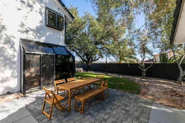 1860 Ski Slope Circle, Las Vegas, NV 89117