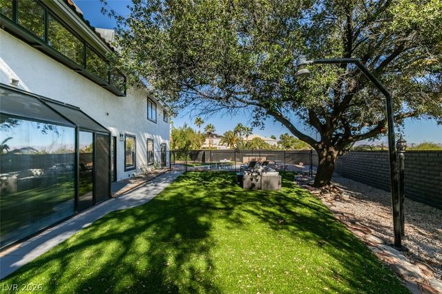 1860 Ski Slope Circle, Las Vegas, NV 89117