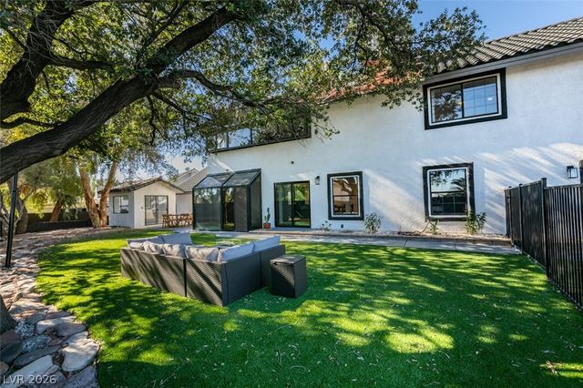 1860 Ski Slope Circle, Las Vegas, NV 89117