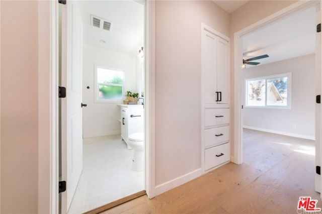 1435 W 71st Street, Los Angeles, CA 90047