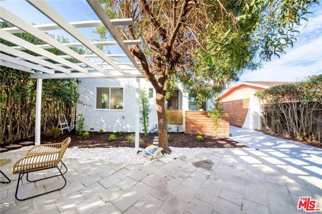 1435 W 71st Street, Los Angeles, CA 90047
