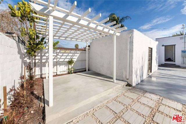 1435 W 71st Street, Los Angeles, CA 90047