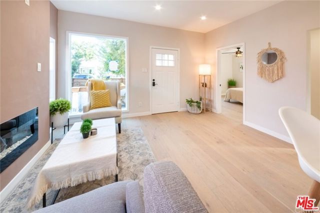 1435 W 71st Street, Los Angeles, CA 90047