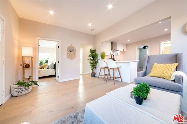 1435 W 71st Street, Los Angeles, CA 90047