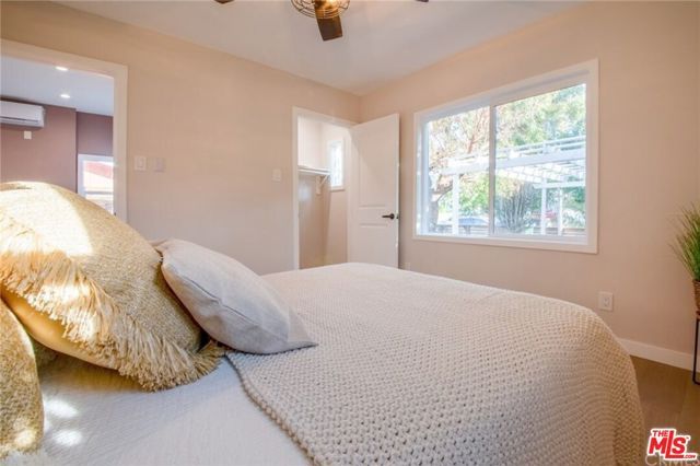 1435 W 71st Street, Los Angeles, CA 90047