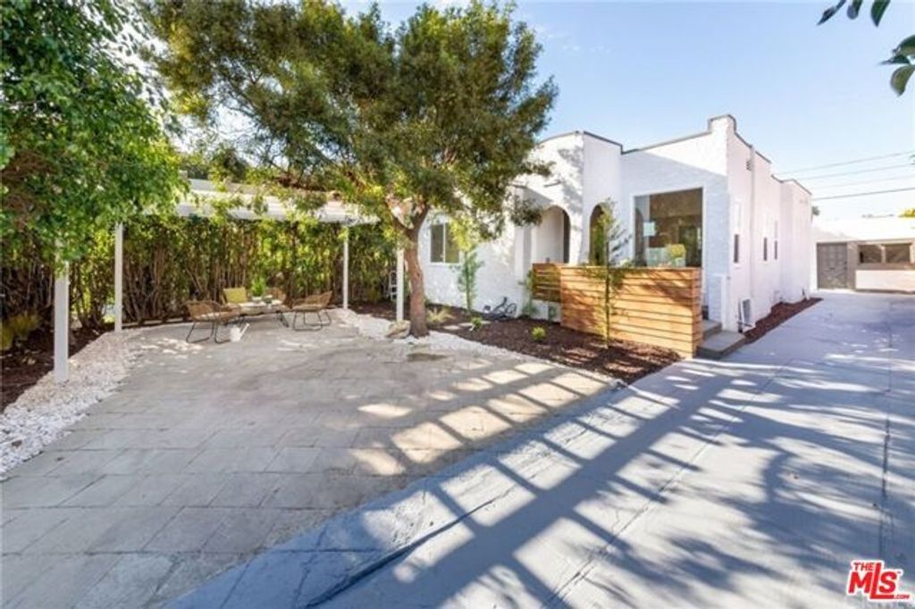 1435 W 71st Street, Los Angeles, CA 90047