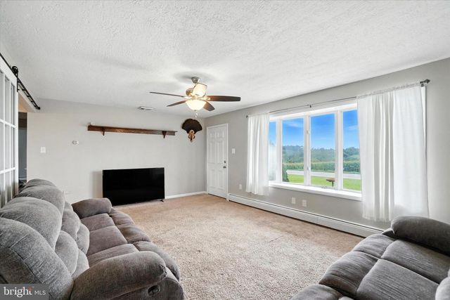 838 DELTA RD, Red Lion, PA 17356