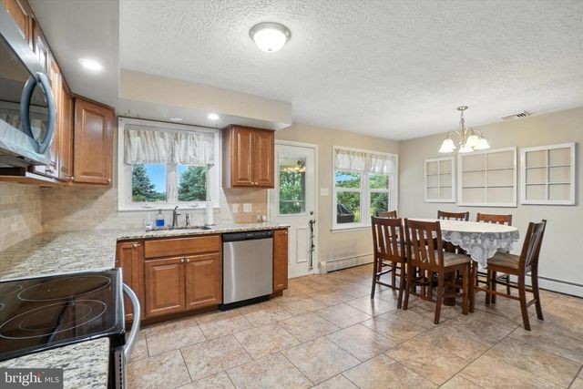 838 DELTA RD, Red Lion, PA 17356
