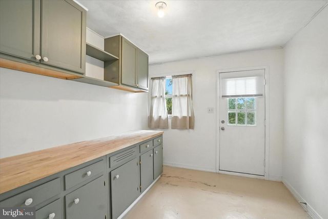 838 DELTA RD, Red Lion, PA 17356