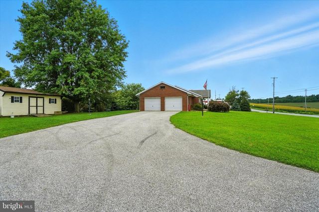 838 DELTA RD, Red Lion, PA 17356