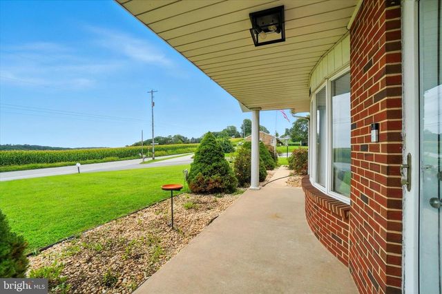 838 DELTA RD, Red Lion, PA 17356