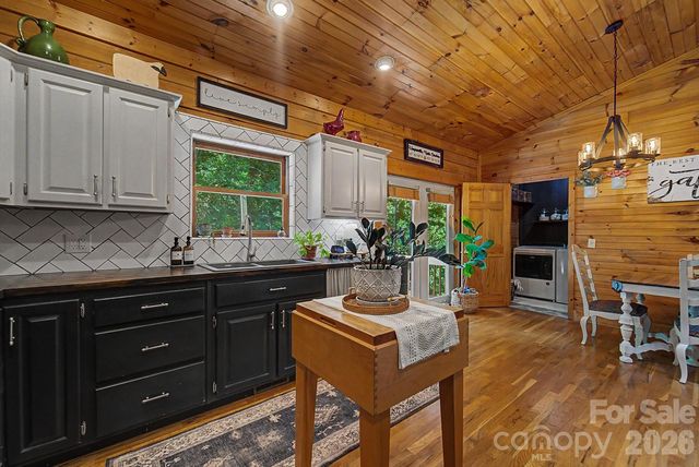 91 Tibi Lane, Waynesville, NC 28785