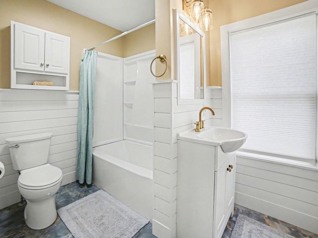 205 W 1st Street, Ludington, MI 49431