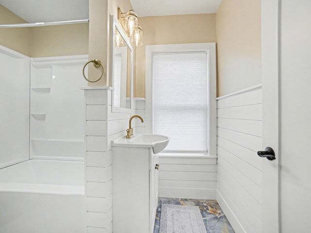 205 W 1st Street, Ludington, MI 49431