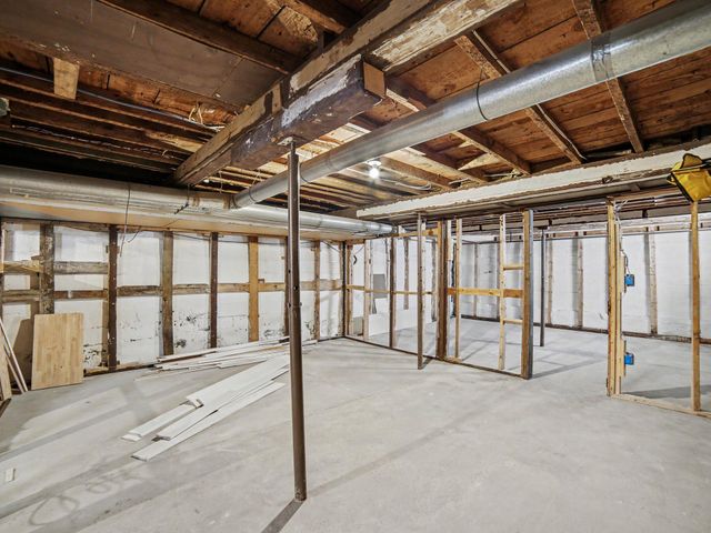 205 W 1st Street, Ludington, MI 49431