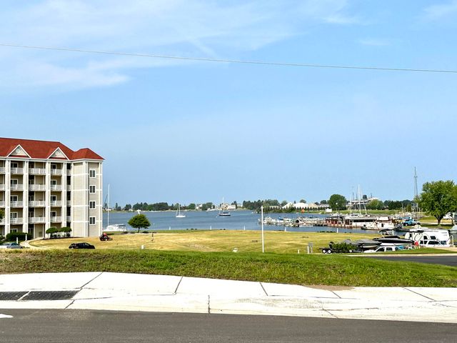 205 W 1st Street, Ludington, MI 49431