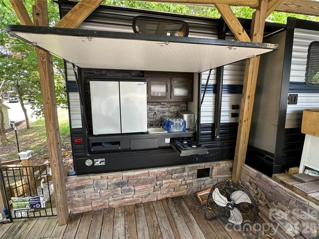110 Pier Avenue, New London, NC 28127