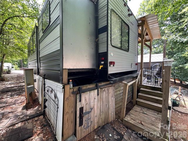 110 Pier Avenue, New London, NC 28127