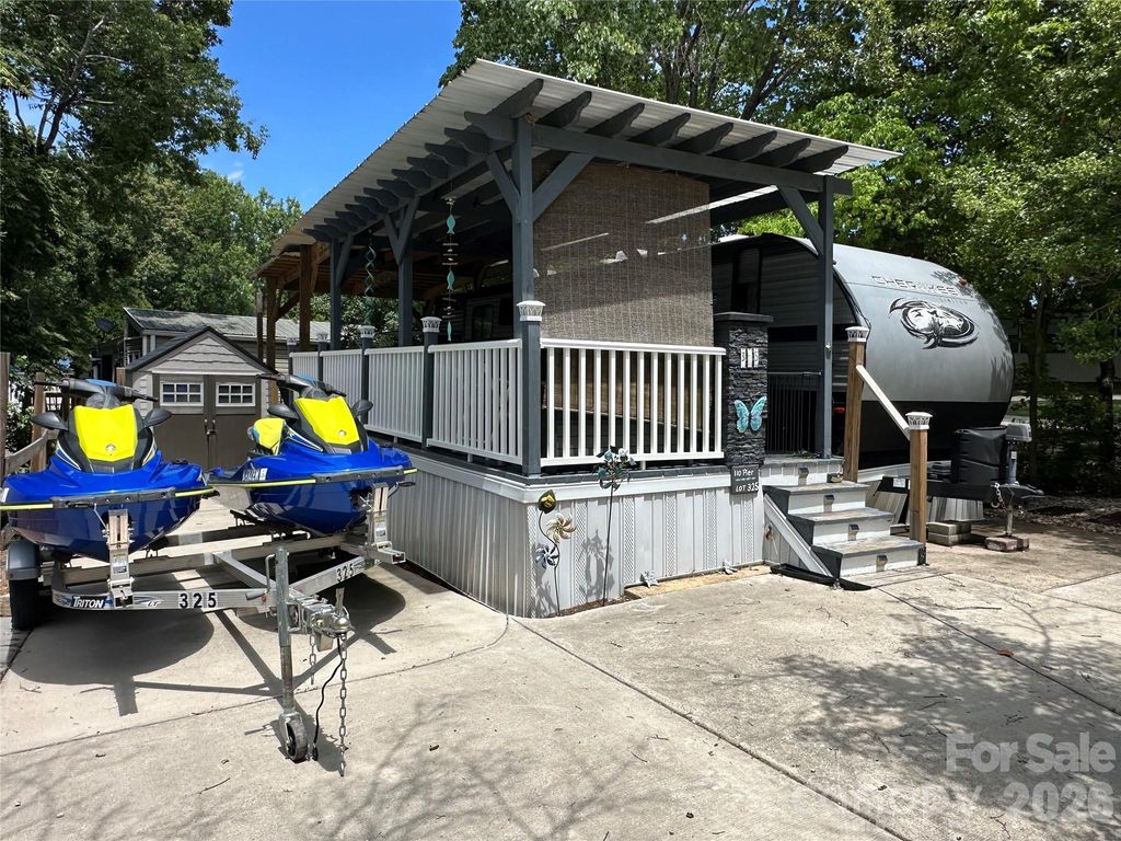 110 Pier Avenue, New London, NC 28127