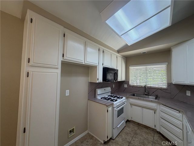 6504 Quaking Aspen, Bakersfield, CA 93313