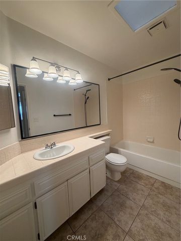 6504 Quaking Aspen, Bakersfield, CA 93313