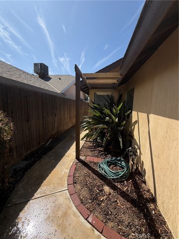6504 Quaking Aspen, Bakersfield, CA 93313