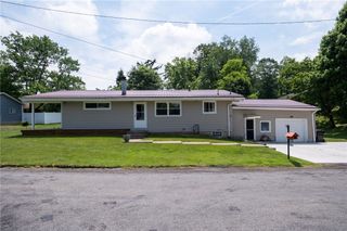 701 Pinchot St, Franklin Twp, PA 16117