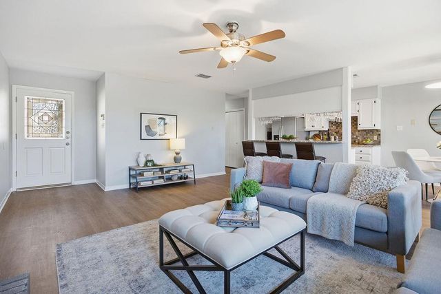 6486 Hart LN, Austin, TX 78731