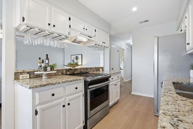 6486 Hart LN, Austin, TX 78731