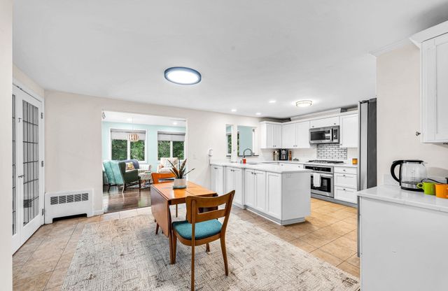 908 Frank Smith Rd, Longmeadow, MA 01106
