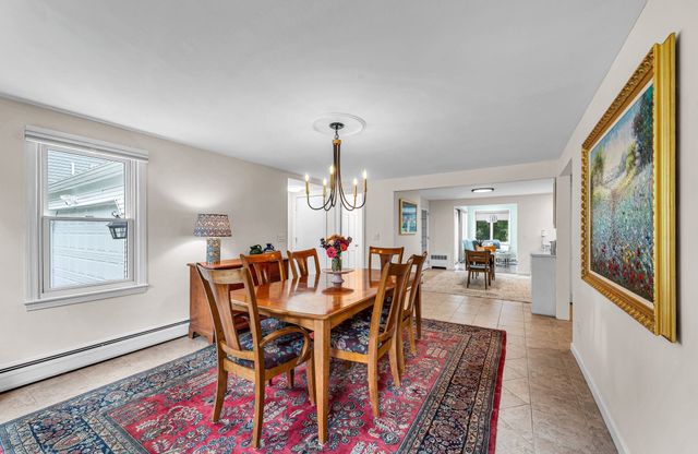 908 Frank Smith Rd, Longmeadow, MA 01106