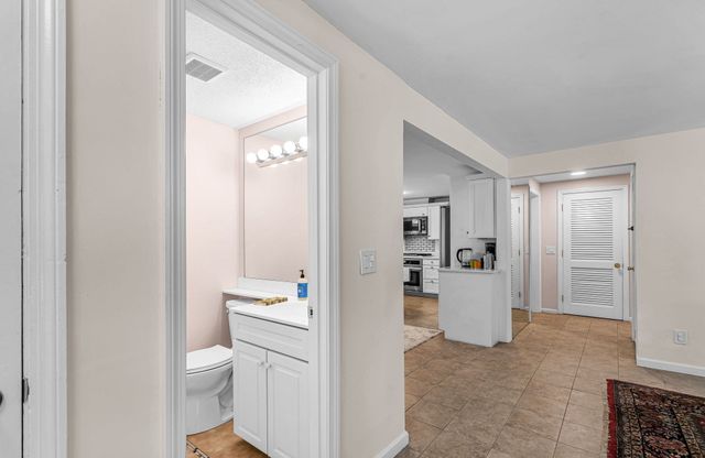 908 Frank Smith Rd, Longmeadow, MA 01106
