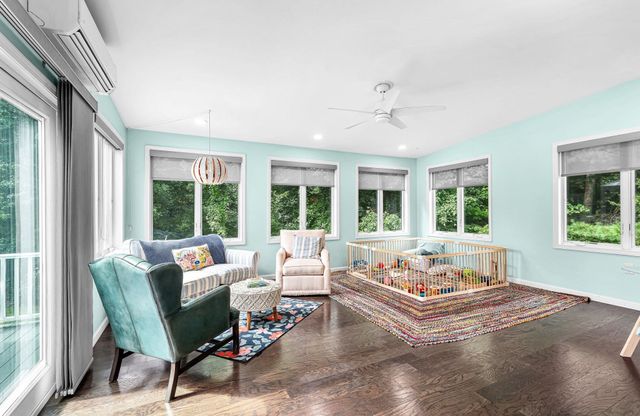 908 Frank Smith Rd, Longmeadow, MA 01106