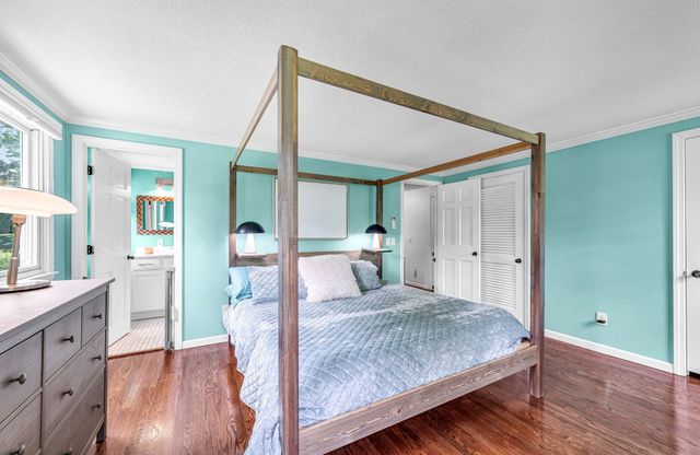 908 Frank Smith Rd, Longmeadow, MA 01106
