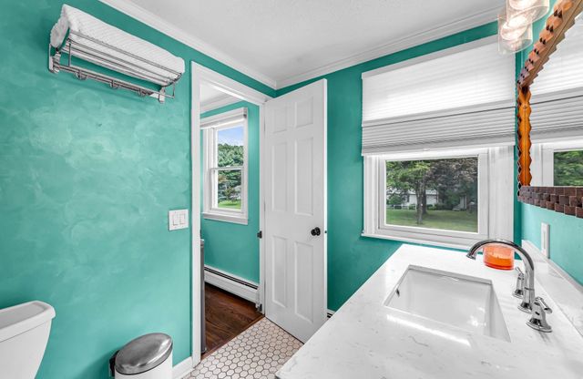 908 Frank Smith Rd, Longmeadow, MA 01106
