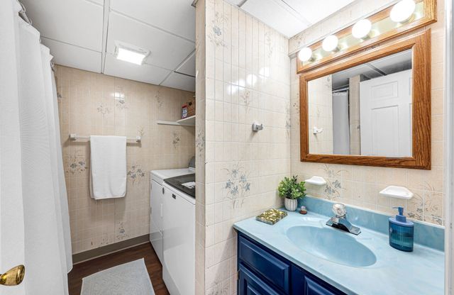908 Frank Smith Rd, Longmeadow, MA 01106