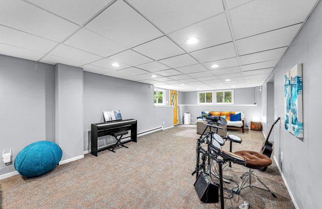908 Frank Smith Rd, Longmeadow, MA 01106