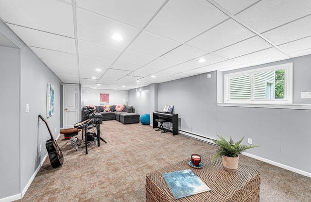 908 Frank Smith Rd, Longmeadow, MA 01106