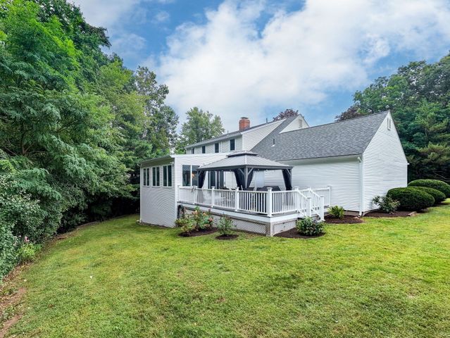 908 Frank Smith Rd, Longmeadow, MA 01106