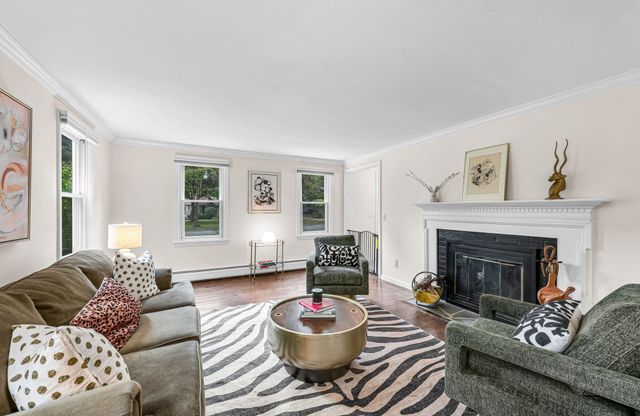 908 Frank Smith Rd, Longmeadow, MA 01106