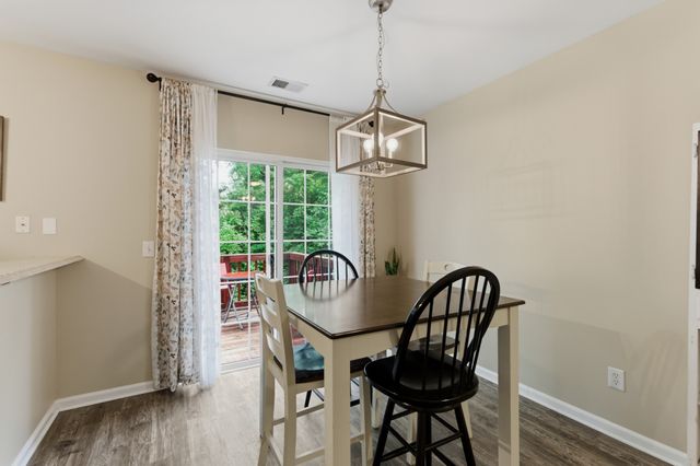 7241 Highway 70 S Apt 214, Nashville, TN 37221