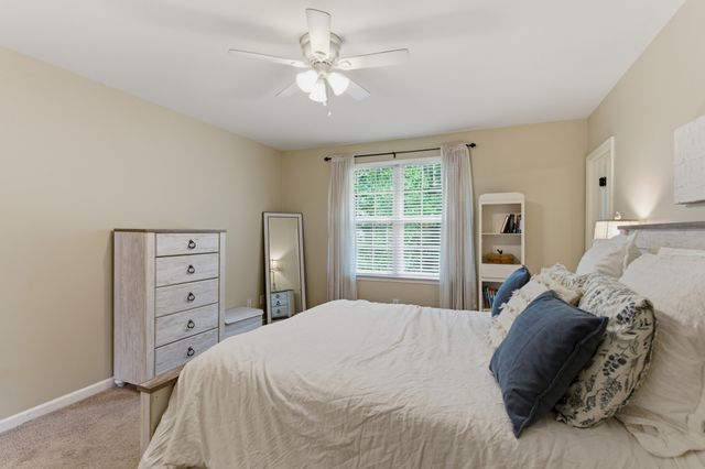 7241 Highway 70 S Apt 214, Nashville, TN 37221
