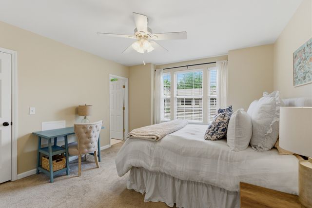 7241 Highway 70 S Apt 214, Nashville, TN 37221