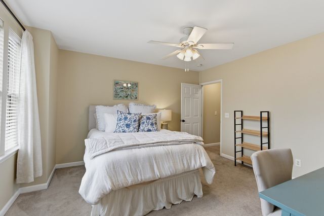 7241 Highway 70 S Apt 214, Nashville, TN 37221