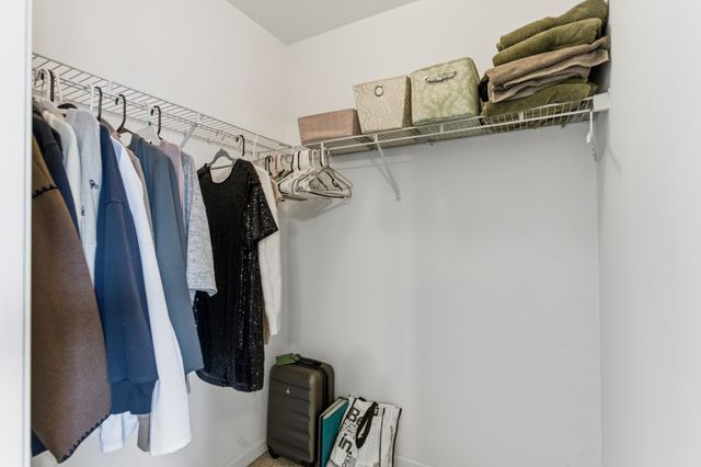 7241 Highway 70 S Apt 214, Nashville, TN 37221