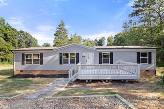 143 Lakewind Drive, Mooresville, NC 28115
